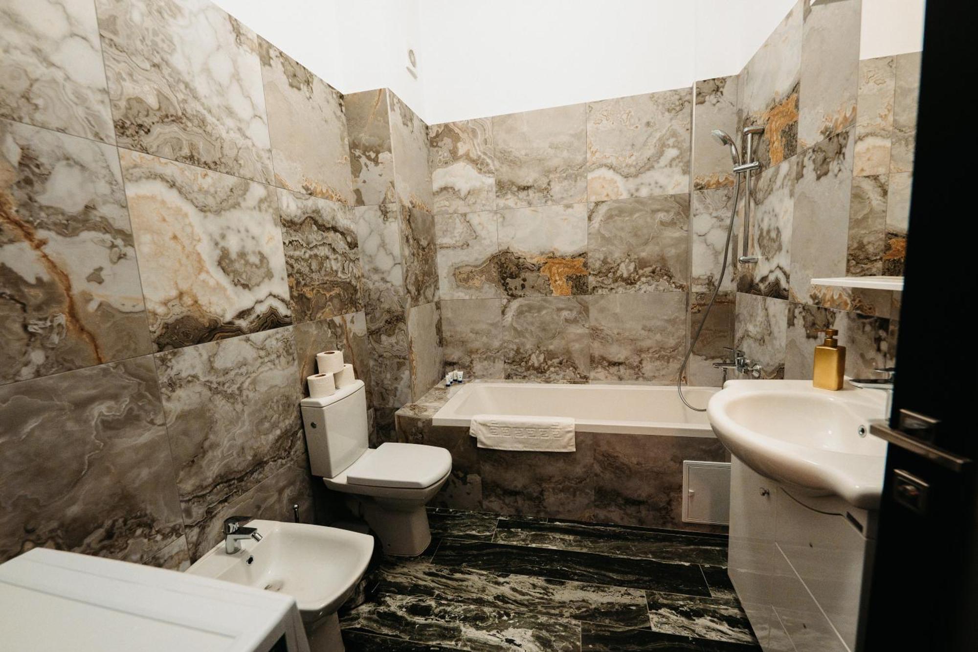 Luxury Cozy Apartments Suceava Eksteriør billede