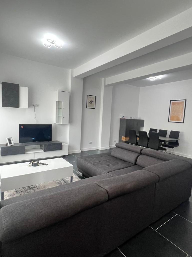 Luxury Cozy Apartments Suceava Eksteriør billede